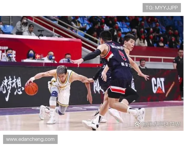 广厦双枪携手逆转胜孙铭徽连续20+救赎布朗75分难挡